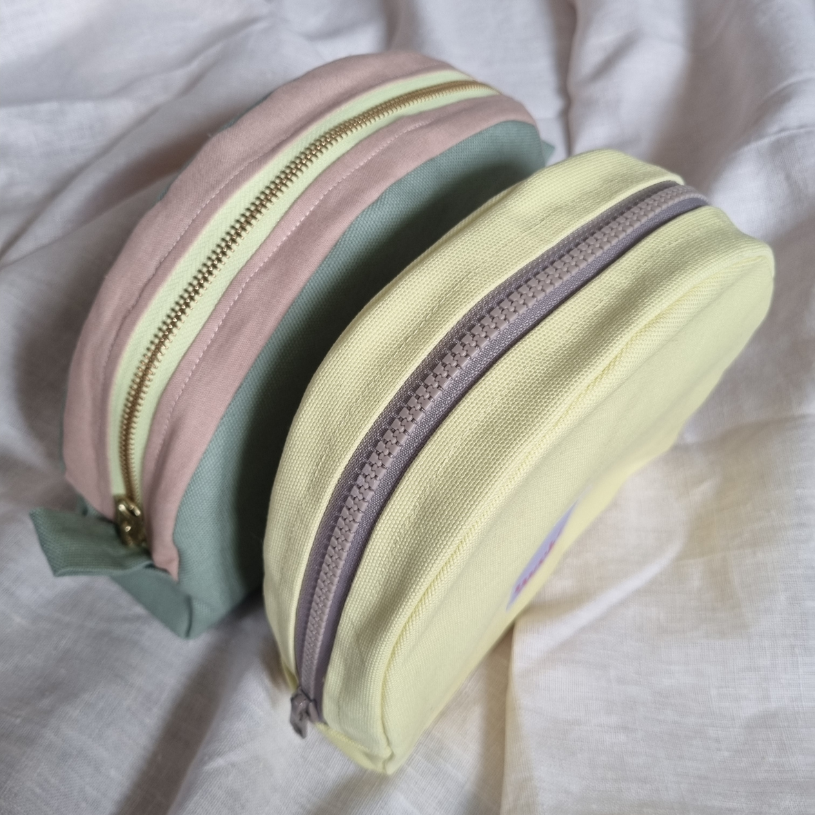 luna toiletry bag - sage green/dusky pink